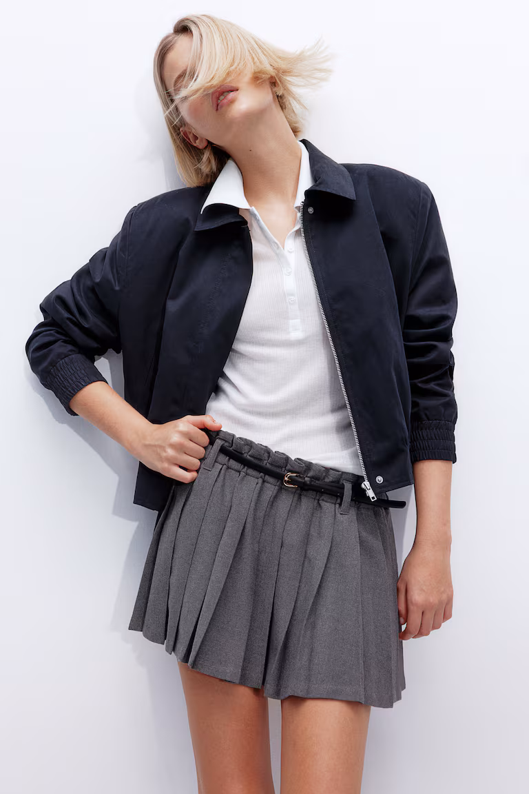 H&M Grey Ladies’ Pleated Mini Skirt(2)