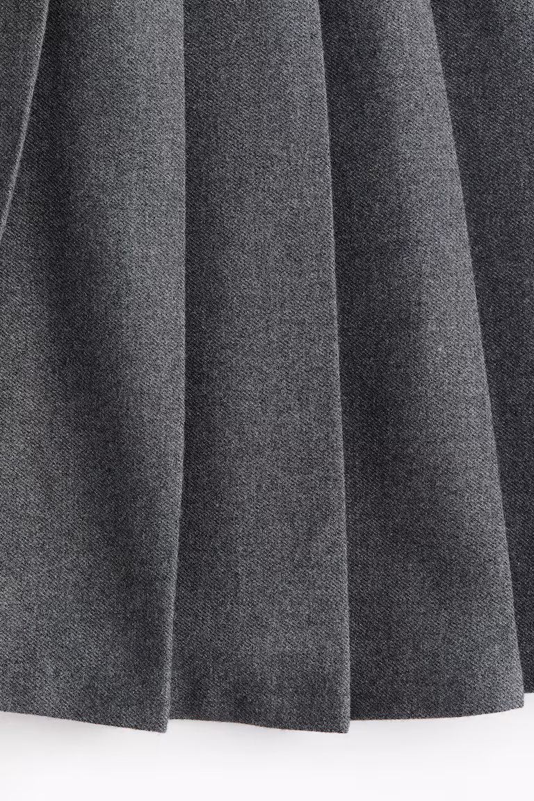H&M Grey Ladies’ Pleated Mini Skirt(5)
